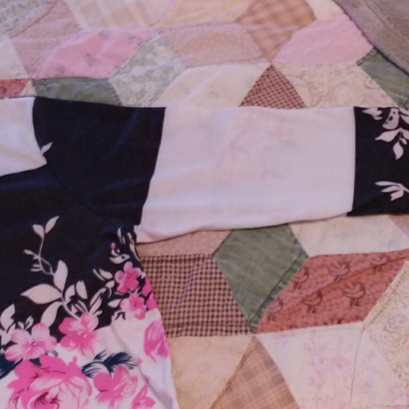 Floral and striped 3/4 shirt - Picture 2 of 4